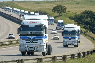 Mercedes-Benz hands over large fleet order