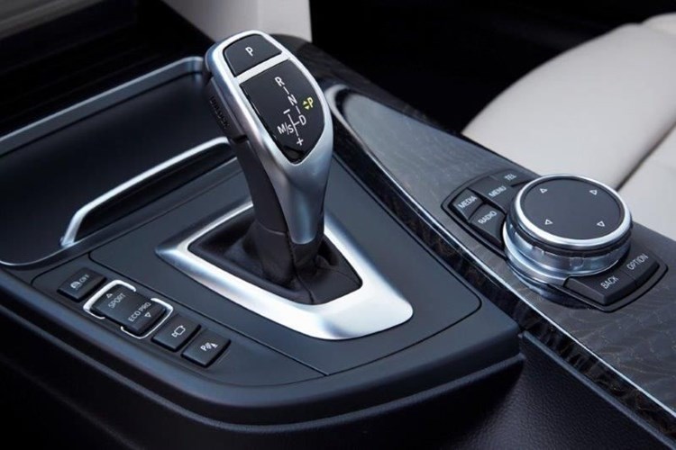 autodealer_2195_3.jpg