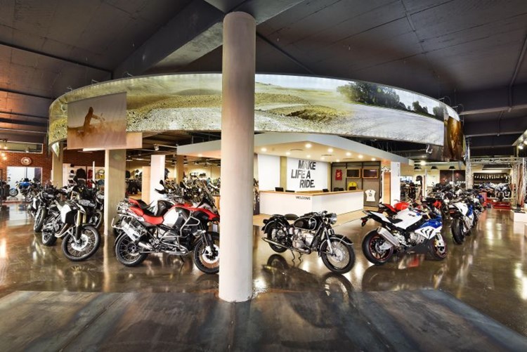 autodealer_2204_2.jpg