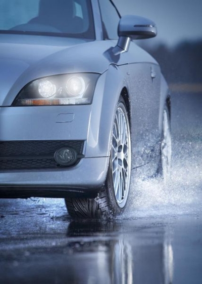 Explaining and driving through winter rain