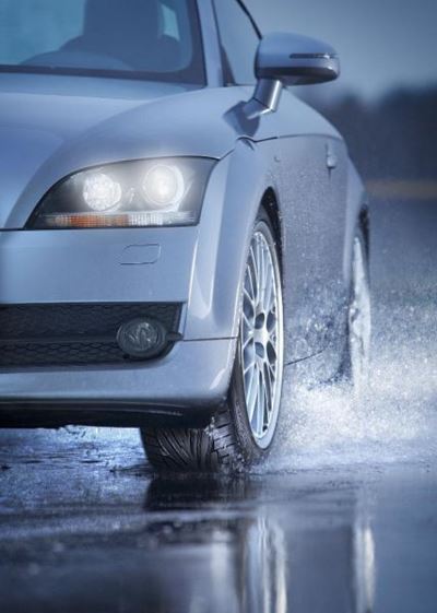 Explaining and driving through winter rain