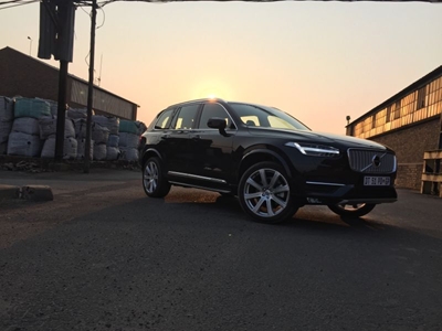 Cruising electric-avenue in the Volvo XC90 T8