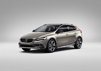 The Volvo V40 Cross County, a Swedish adventurer
