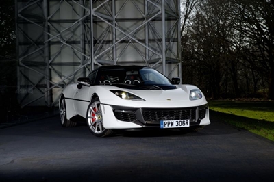 Lotus' one-off tribute to famous PPW 306R Bond submarine shown