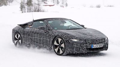 Drop top BMW i8 spied chilling
