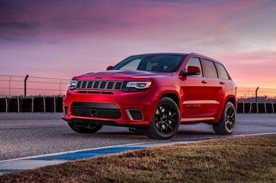 Monstrous Hellcat powered Jeep Grand Cherokee Trackhawk unveiled
