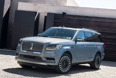 Raptor-powered Lincoln Navigator debuts in New York