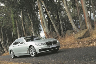 BMW 740e green and stately 