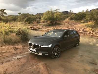 Volvo V90 CC vs. Marataba