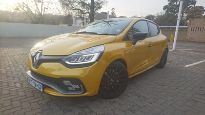 Renault Clio RS 220 a Trophy to have 