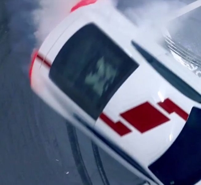 Donut spinning Frankfurt bound Audi R8 says goodbye to quattro