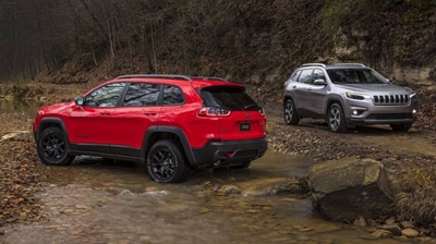 Cleaned up Jeep Cherokee debuts with four-pot turbo