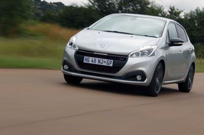 Peugeot 208 GT-Line shows its claws