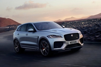 Jaguar pounces on NYC with 405 kW F-Pace SVR