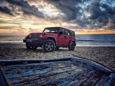 Jeep Wrangler vs. Mozambique