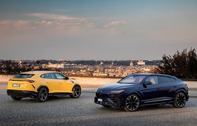 Lamborghini Urus touches down