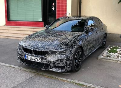 Camouflaged next BMW 3-series spotted in M Sport form