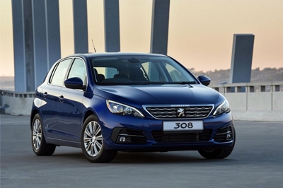 Updated Peugeot 308 driven