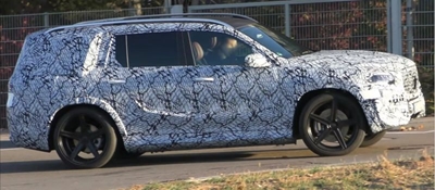Gigantic Mercedes-AMG GLS 63 looking placid in new spy shots