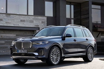 Opulent BMW X7 makes long awaited debut