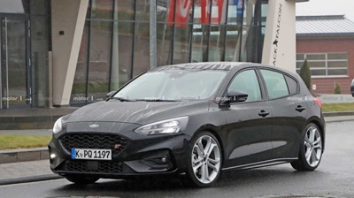 New Ford Focus ST spied with almost nothing to hide