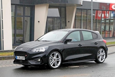 Latest u-turn shows Ford Focus ST will have auto ‘box