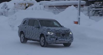 Mercedes-Benz GLS spied getting the freeze treatment