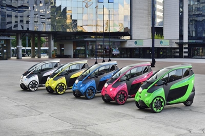 Nimble Toyota i-ROAD takes to the streets of Grenoble, France