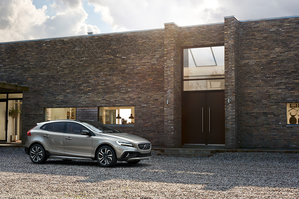 Volvo has updated its V40 range-Autodealer