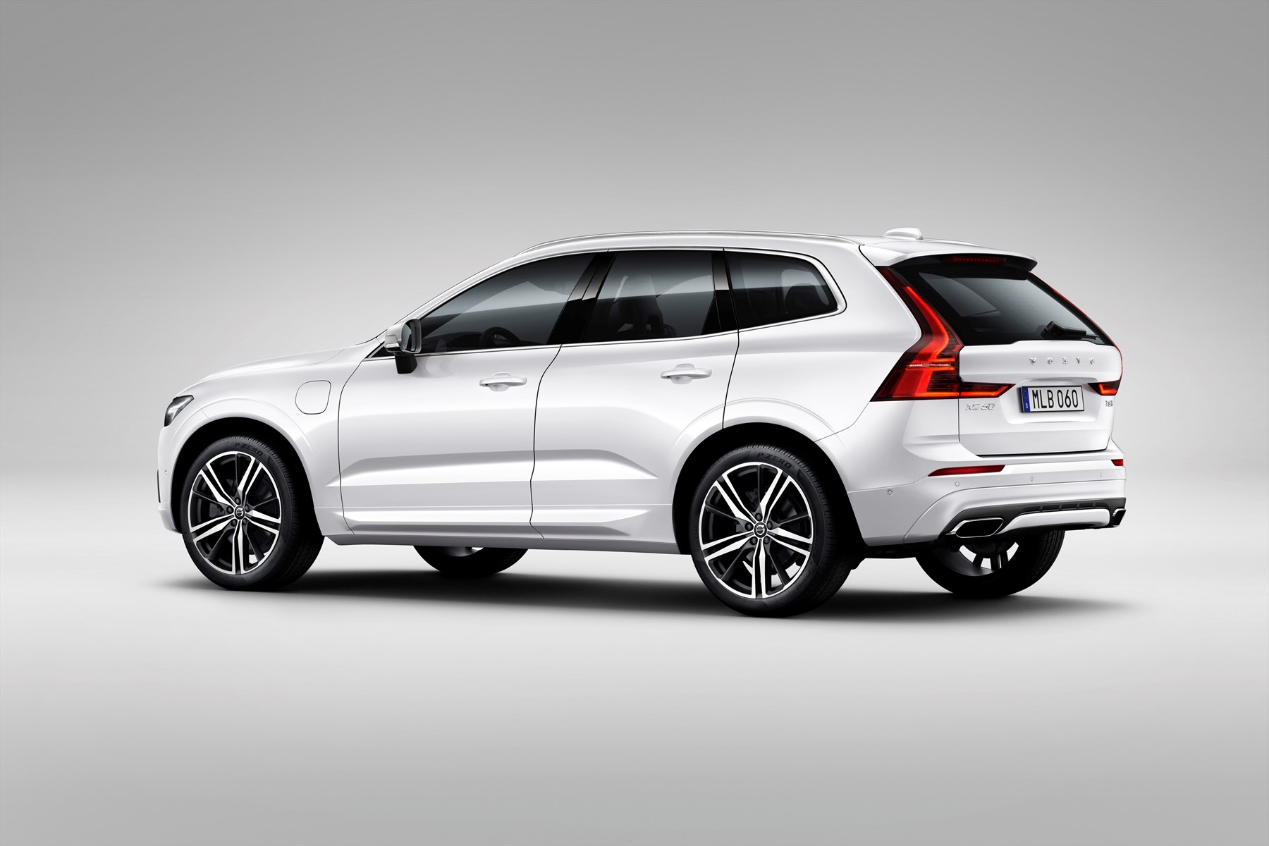 New Volvo XC60 breaks cover-Autodealer