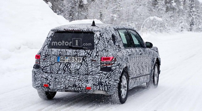 Mercedes-Benz’s smallest SUV begins dropping visual clues-Autodealer