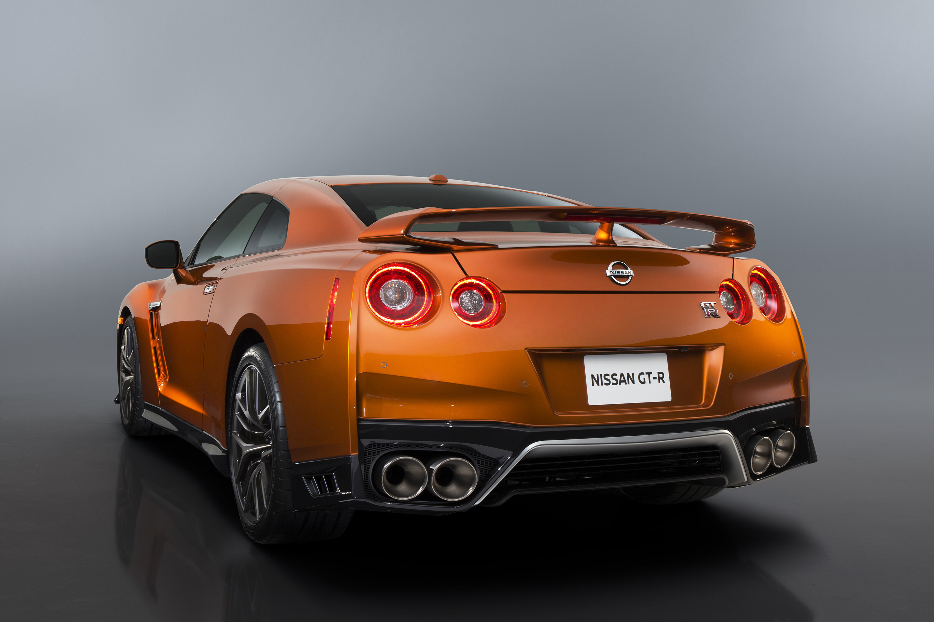 More luxurious and stylish but still Godzilla-Autodealer