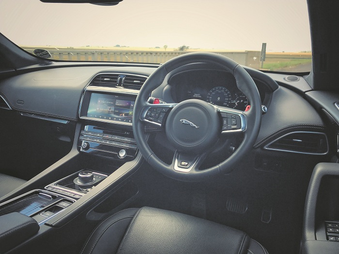 Jaguar's F-Pace pretty and relevant-Autodealer