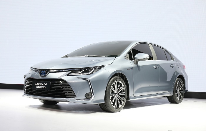 This is it: Sleeker Toyota Corolla Sedan (finally) makes world debut-Autodealer