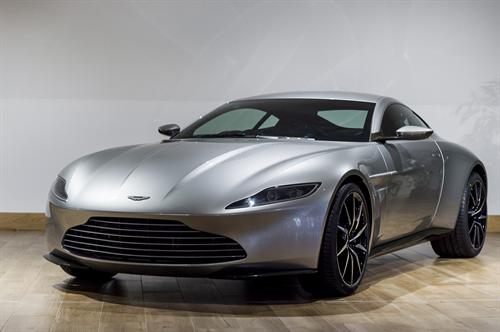 Bond cars throughout the franchise-Autodealer