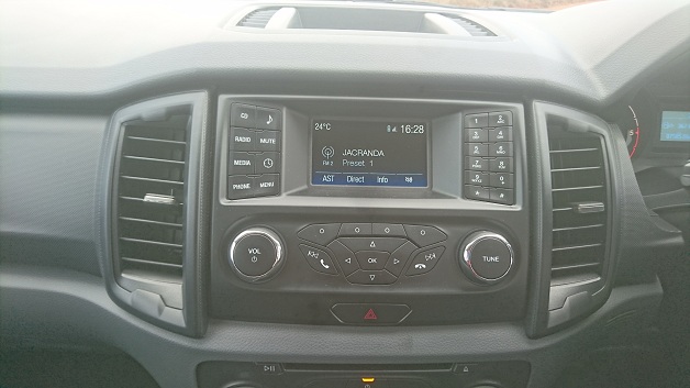 Ford Everest XLS a back-to-basics 4x4-Autodealer