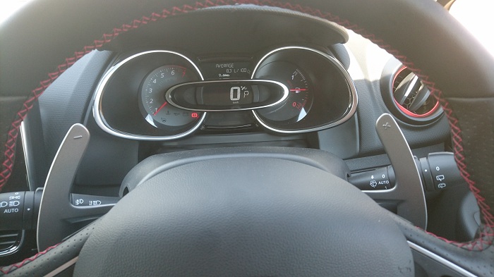 Renault Clio RS 200 still a serious hot hatch-Autodealer