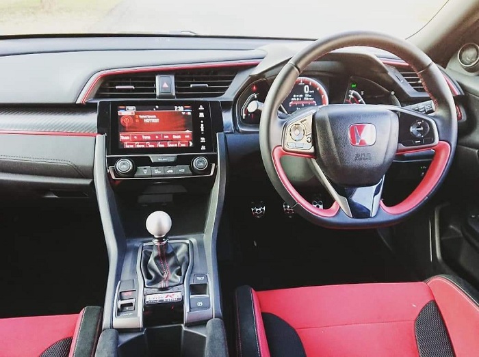 Honda Civic Type R is hot hatch royalty-Autodealer
