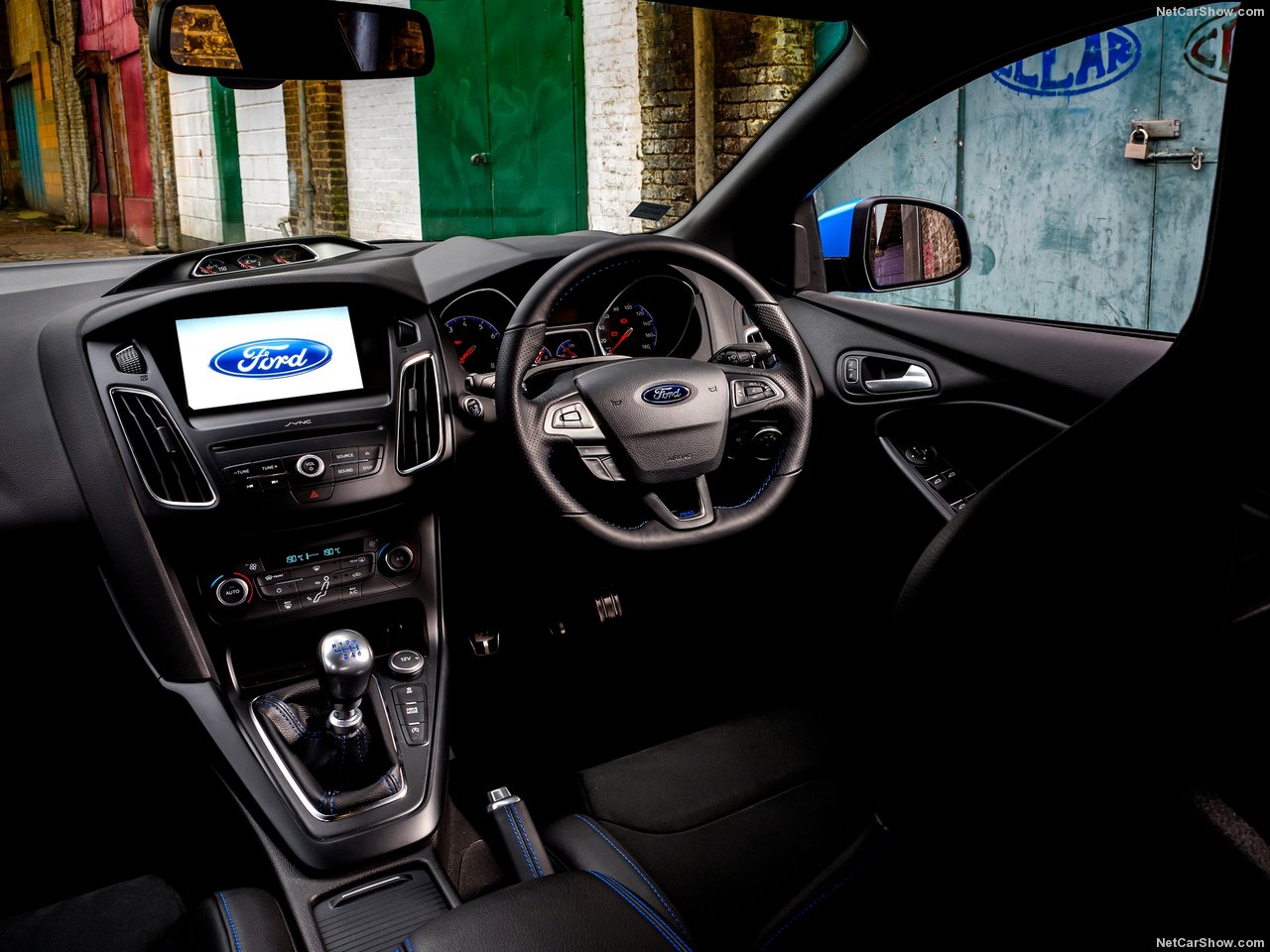 Ford Focus RS inspires hooliganism-Autodealer
