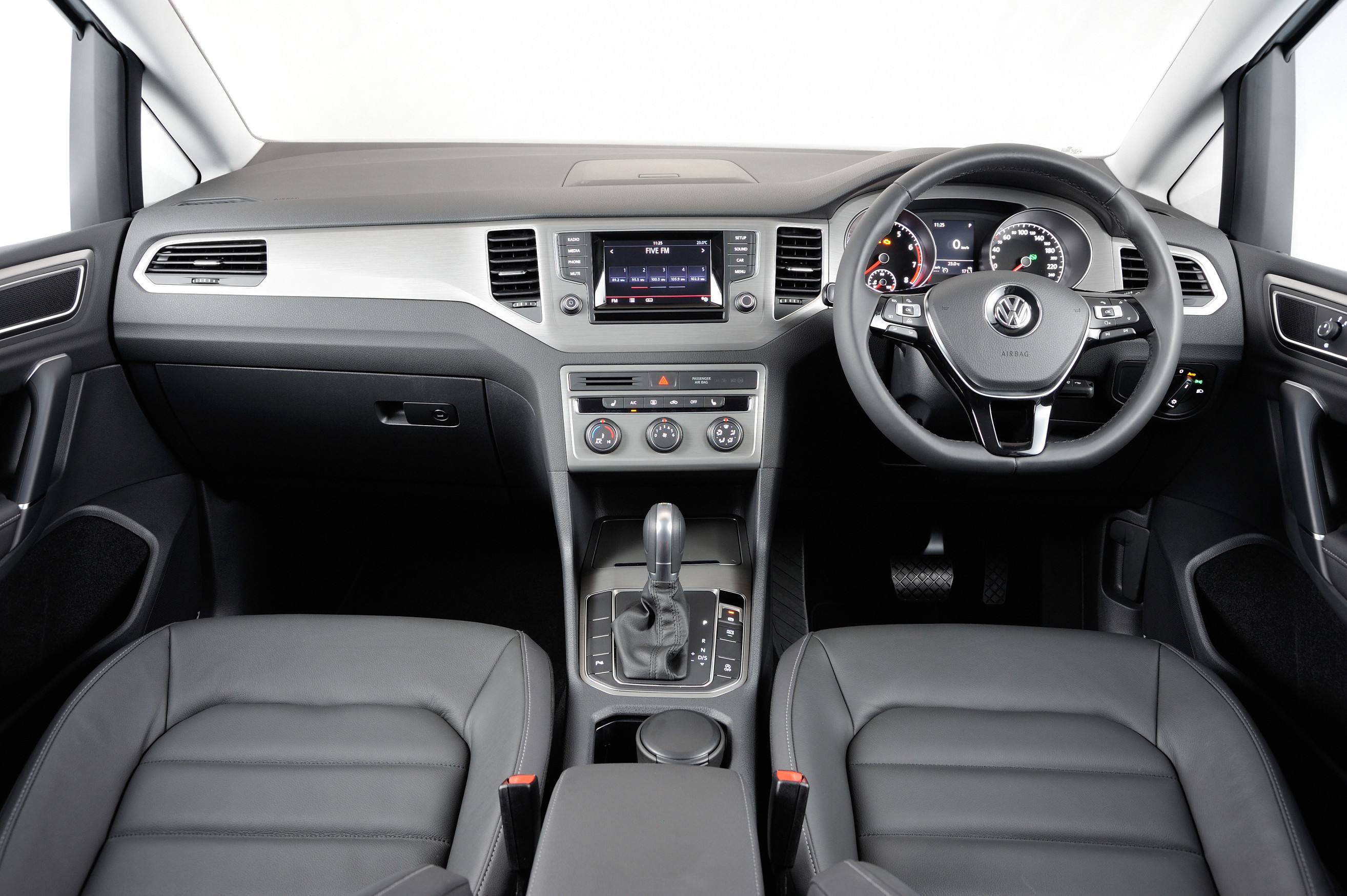 Sport Van Golf could be best bet, the Volkswagen Golf SV-Autodealer