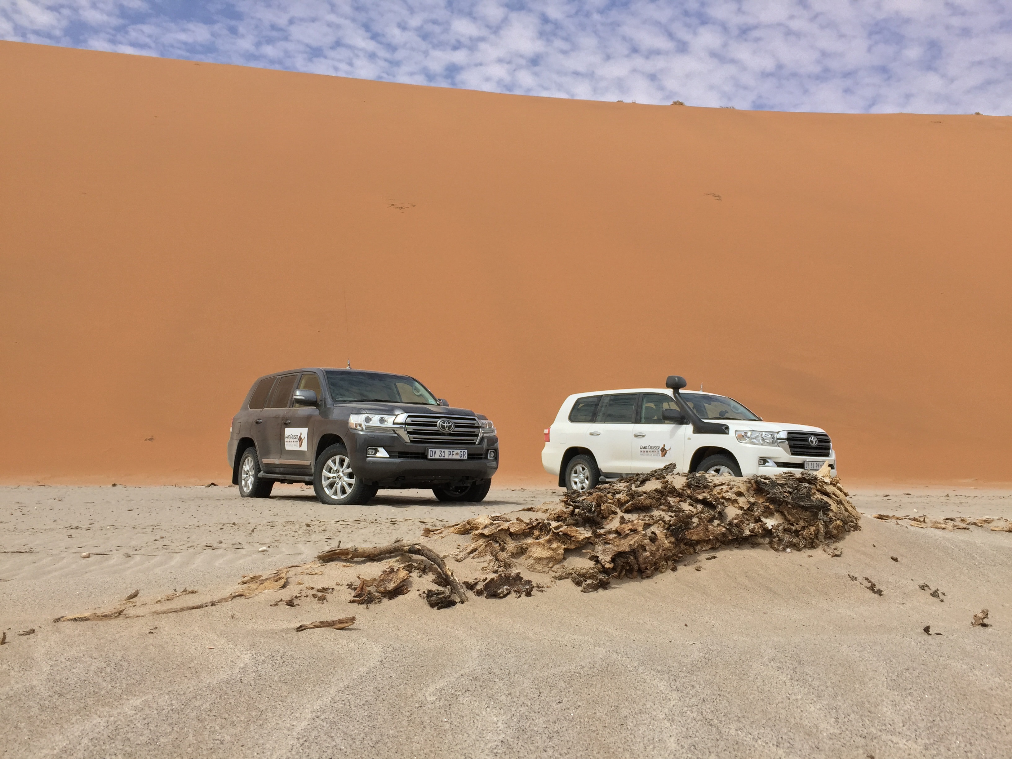 Land Cruising across the Namib-Naukluft-Autodealer