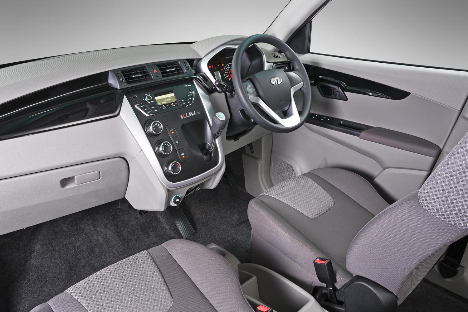 Mahindra KUV100 a little firecracker-Autodealer