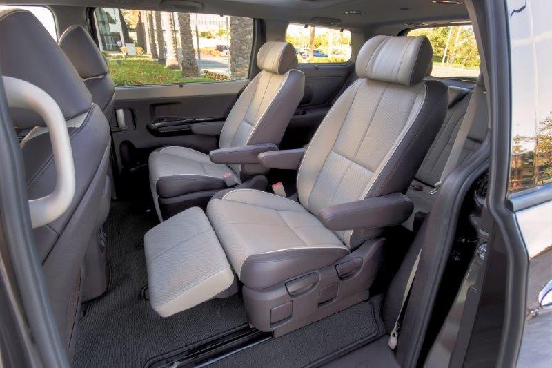 Luxury goes large with the Kia Grand Sedona-Autodealer