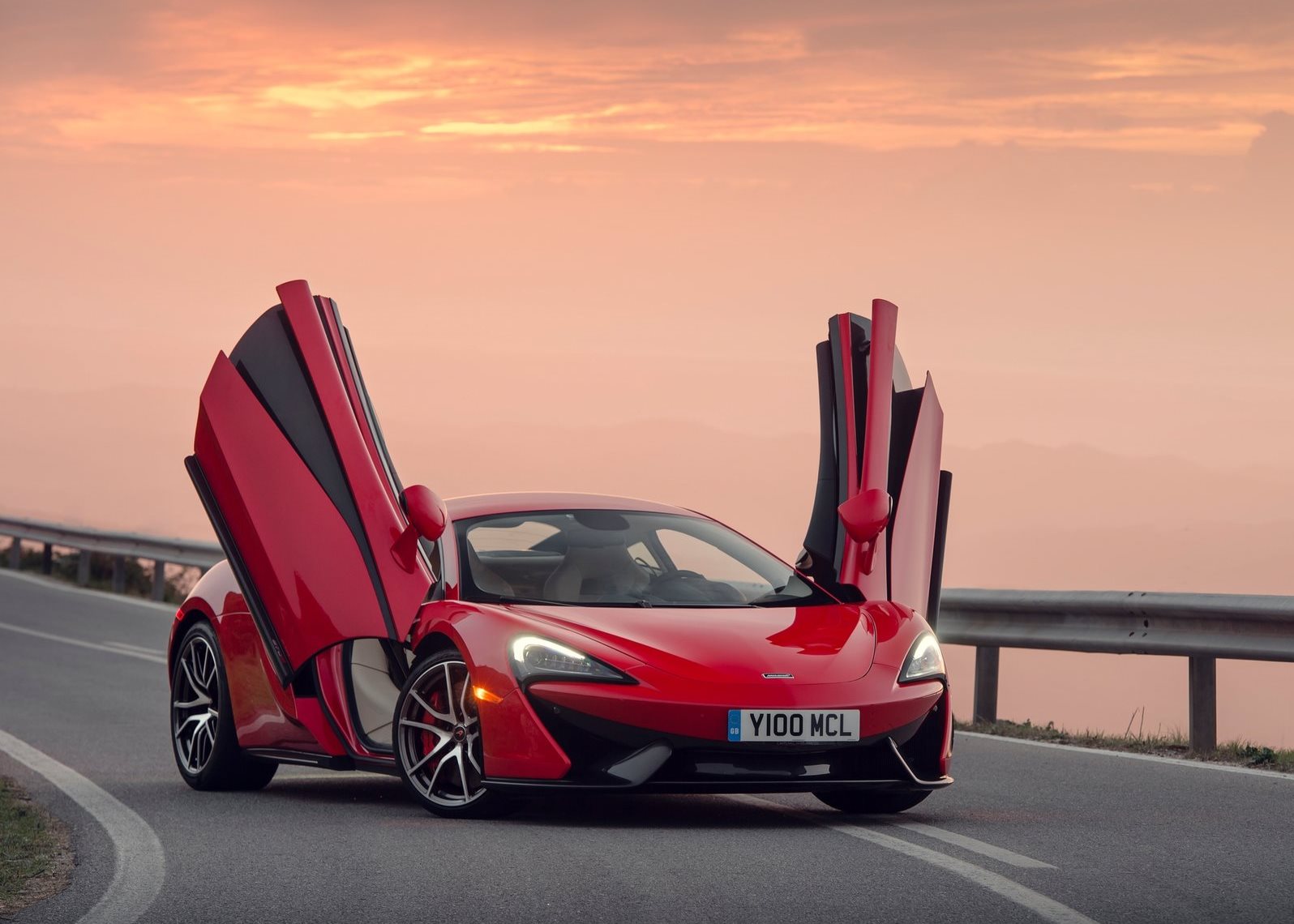 Five supercars less powerful than the Porsche Panamera Turbo S E-Hybrid Sport Turismo-Autodealer