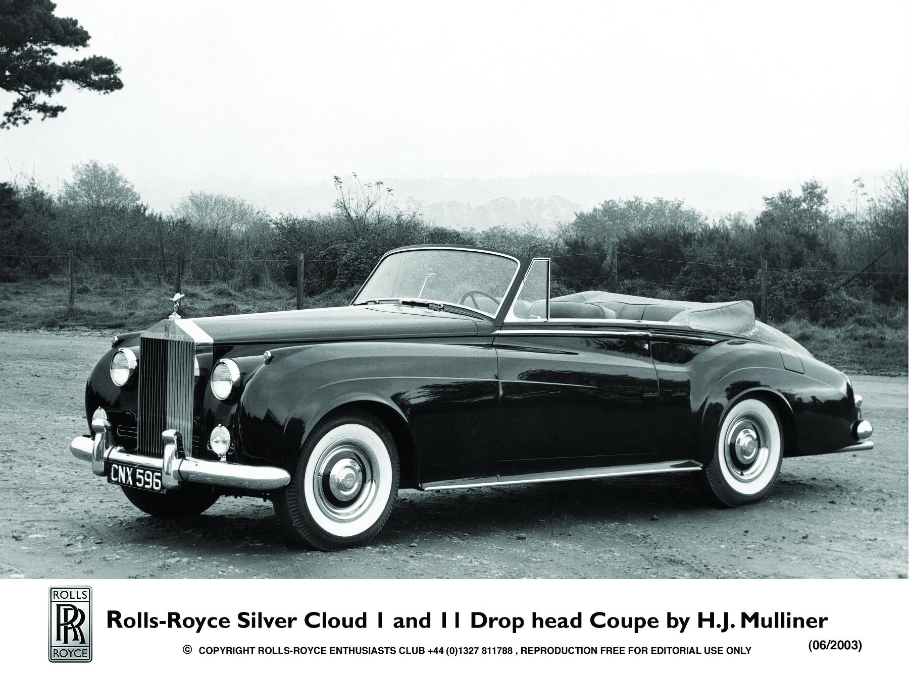 Bond cars throughout the franchise-Autodealer