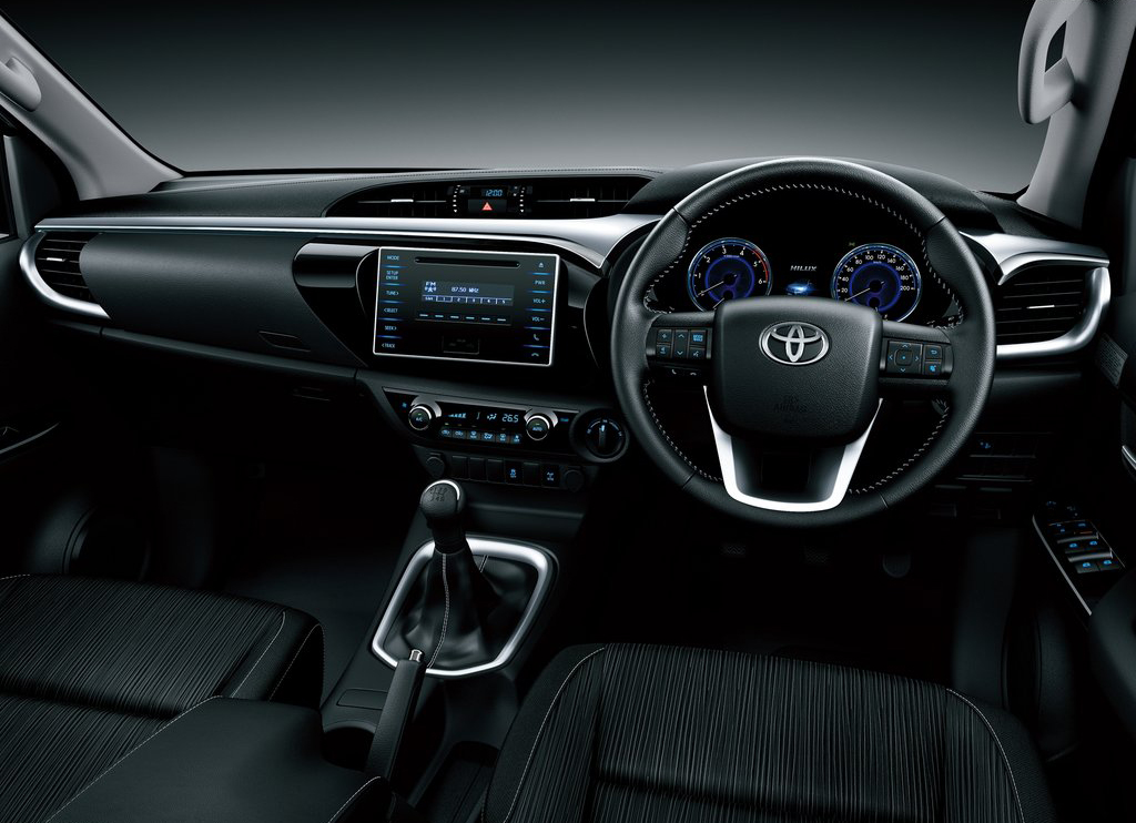 Toyota Hilux… worth the wait?-Autodealer