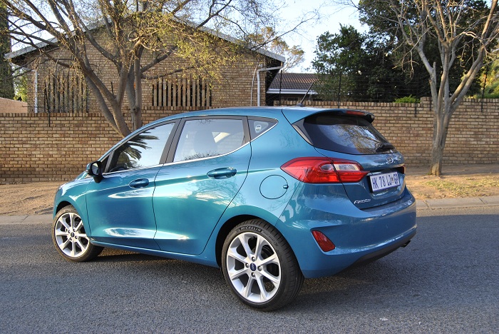 New Ford Fiesta wants to play Polo-Autodealer