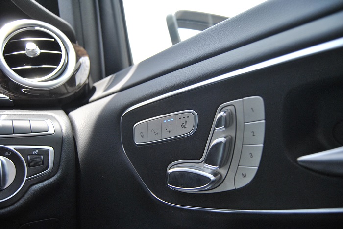 Is it indeed worthy of being called the ‘S-class of vans’-Autodealer