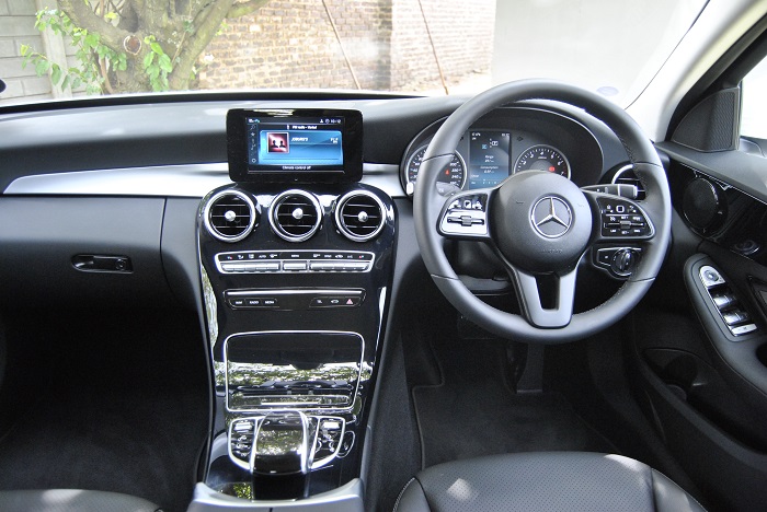 Mercedes-Benz C180 the gateway to the three-pointed star-Autodealer