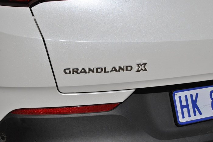 Stylish Opel Grandland X stuns but for a wrong reason-Autodealer